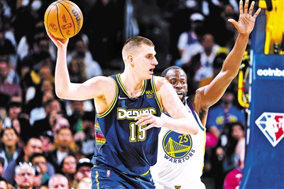 八人得分上 八人得分上